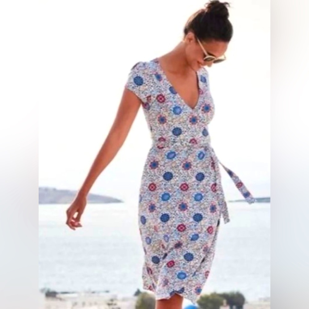 Boden Medallion Short Sleeve Floral Jersey Wrap Dress